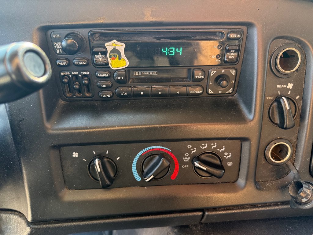 Used 2002 Dodge B3500 RWD image 21