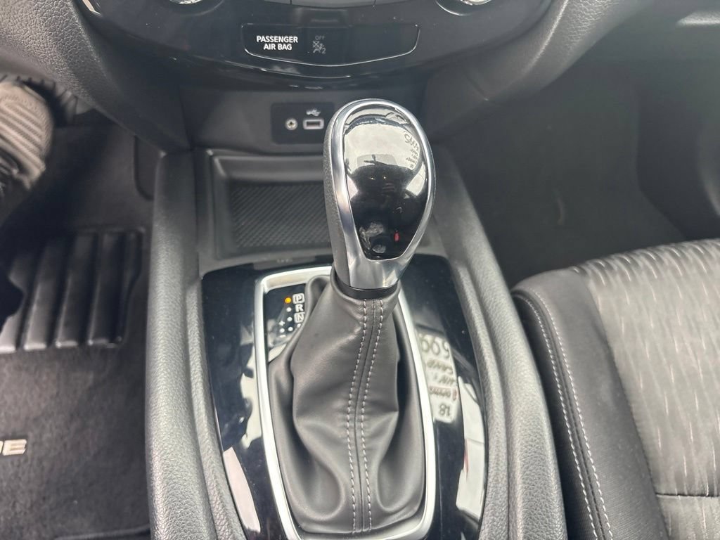 Used 2018 Nissan Rogue SV w/ Sun & Sound Touring Package AWD/4WD image 13