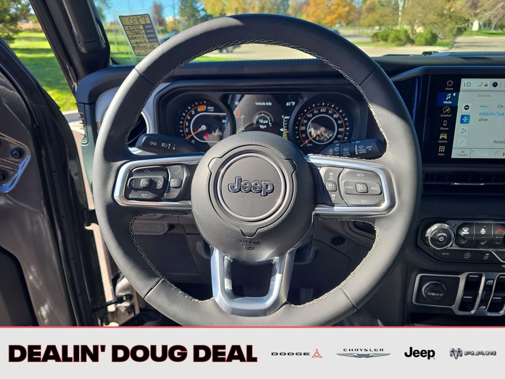 Used 2025 Jeep Wrangler Sahara image 15