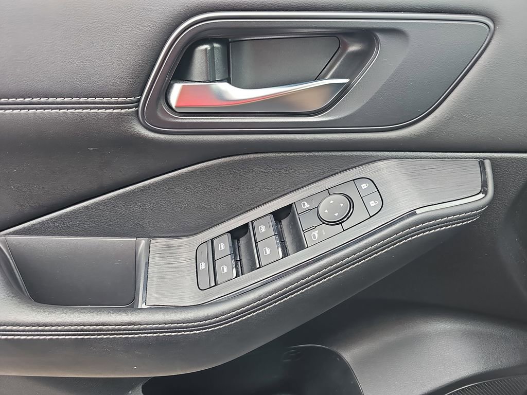 Used 2023 Nissan Rogue SV w/ SV Premium B Package FWD image 32