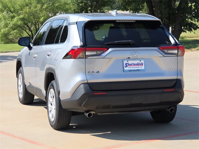 Used 2024 Toyota RAV4 LE image 6