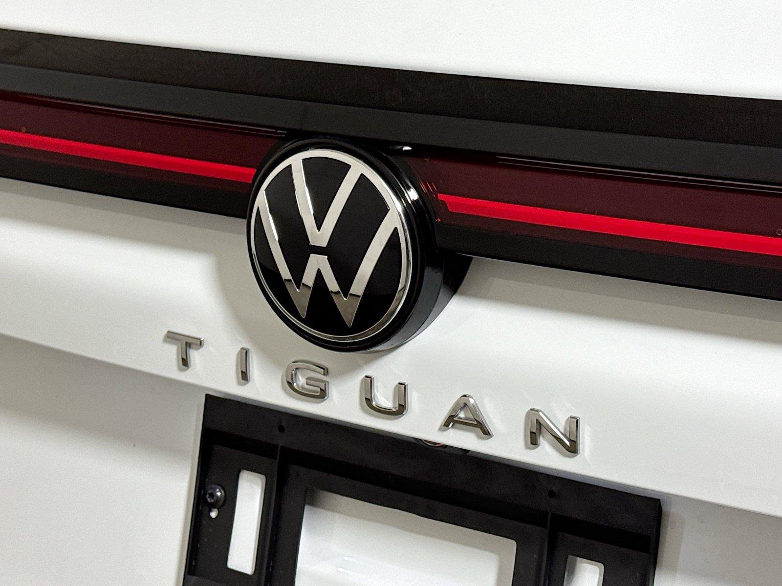 New 2026 Volkswagen Tiguan SE FWD image 17