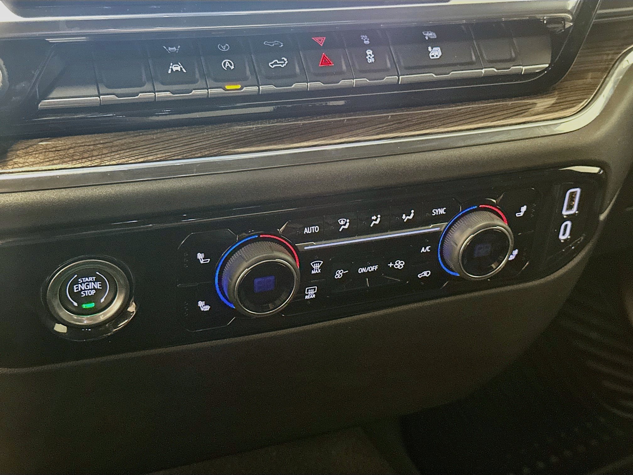 Used 2024 Chevrolet Silverado 1500 LT AWD/4WD image 24