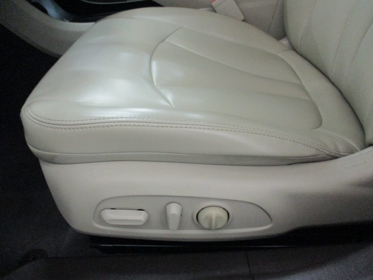 Used 2017 Buick LaCrosse Preferred image 17