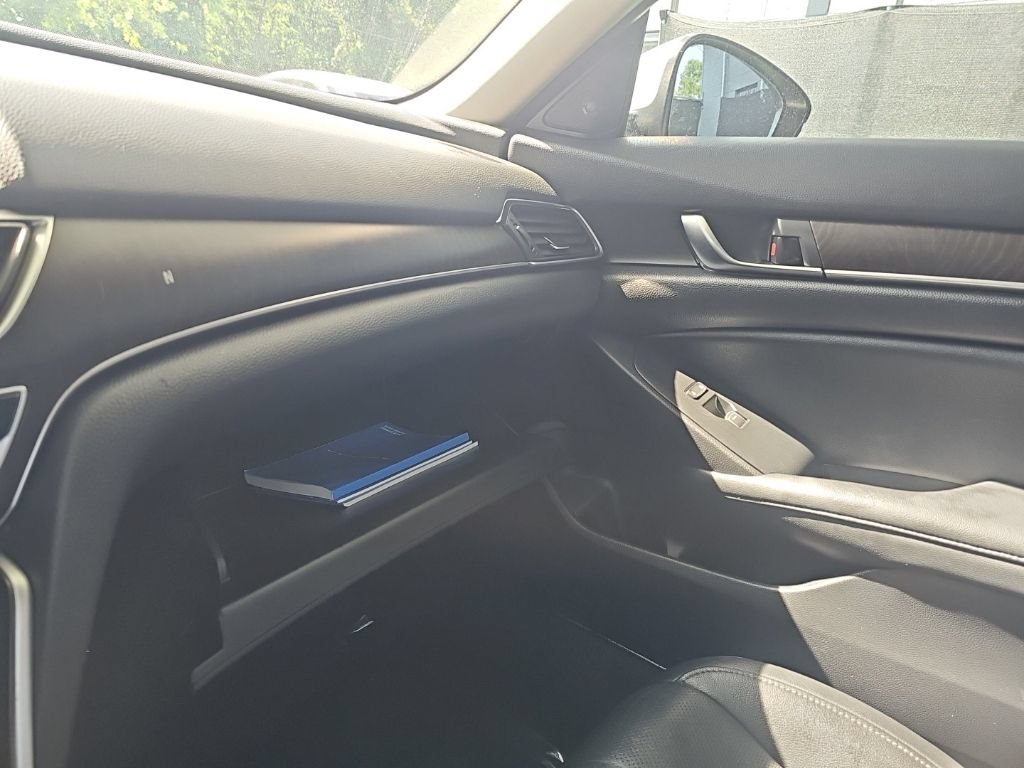 Used 2019 Honda Accord Touring image 23