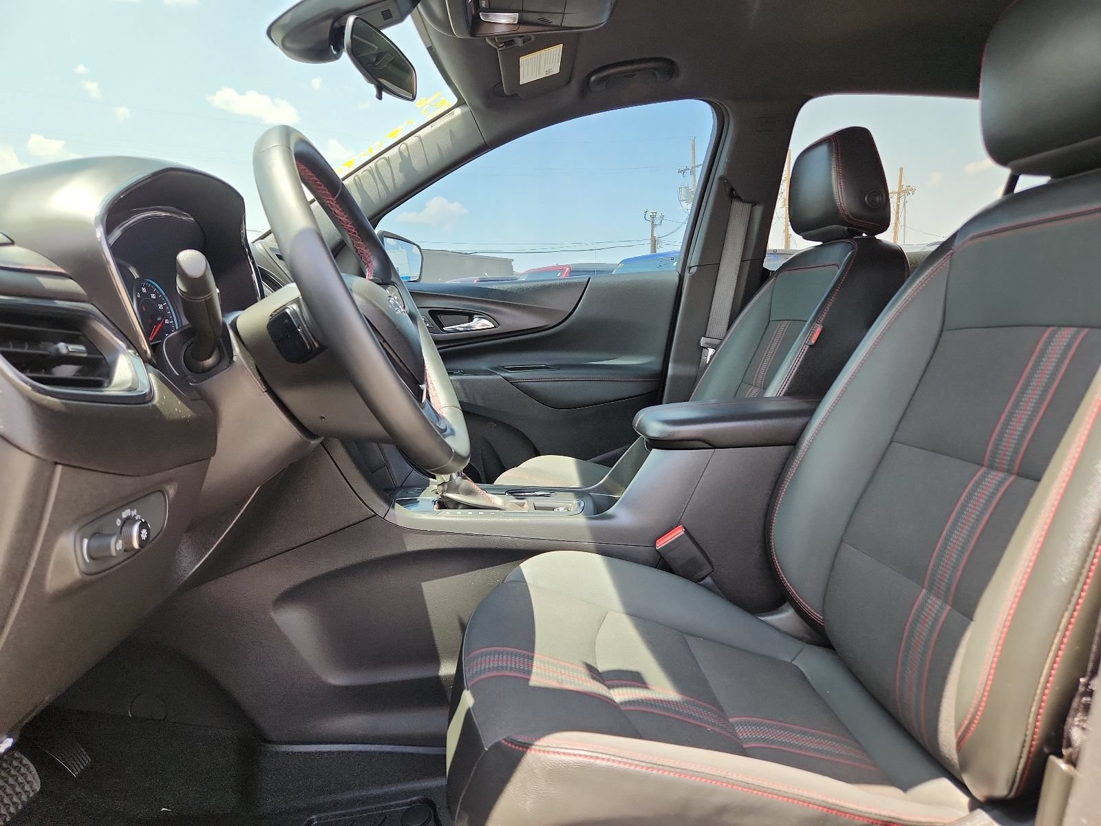 Used 2023 Chevrolet Equinox RS FWD image 12