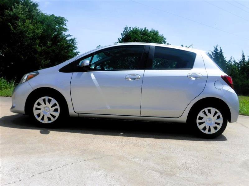 Used 2015 Toyota Yaris L FWD image 11