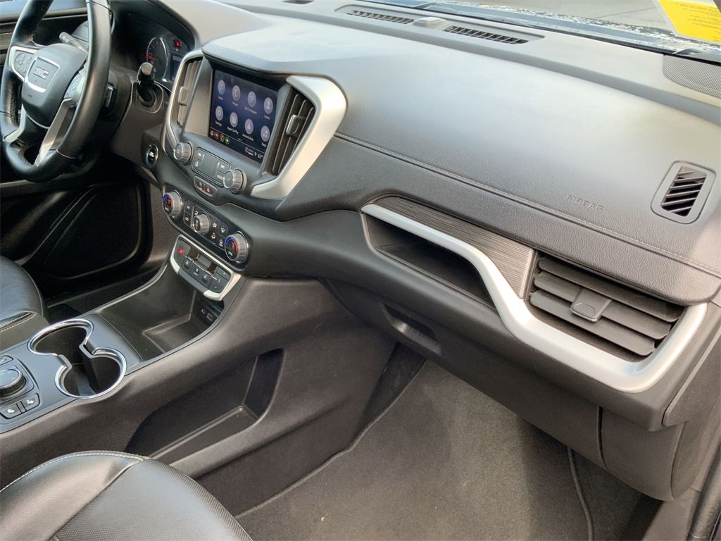 Used 2024 GMC Terrain SLT image 28