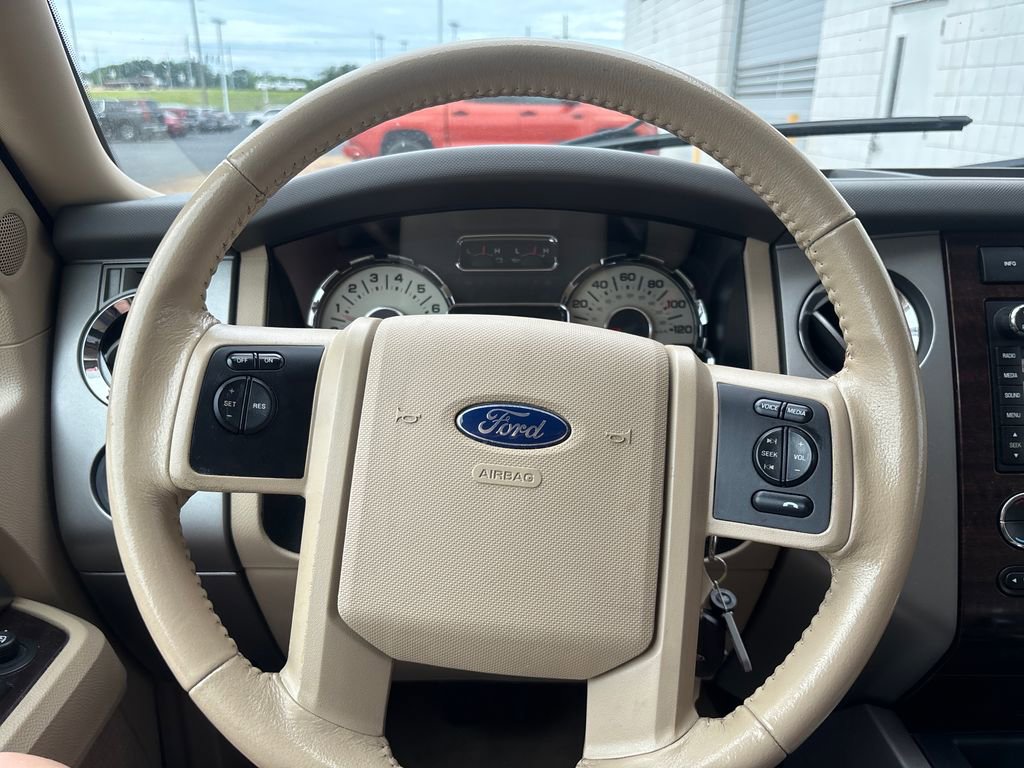 Used 2014 Ford Expedition XLT w/ Equipment Group 202A RWD image 19
