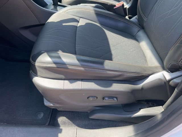 Used 2019 Chevrolet Trax LT w/ LT Convenience Package AWD/4WD image 16