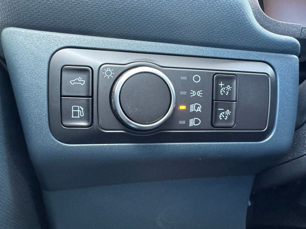 New 2025 Ford Maverick XLT w/ XLT Luxury Package FWD image 32
