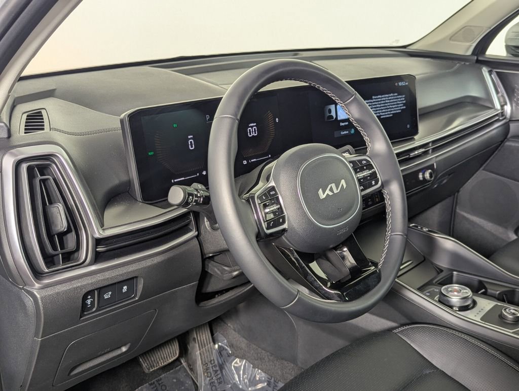 Used 2025 Kia Sorento EX image 10