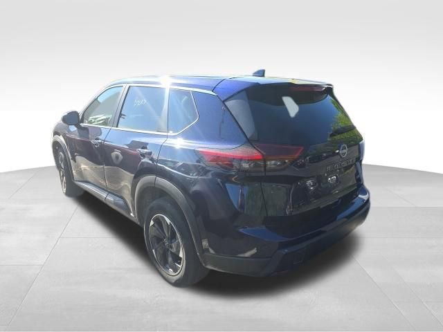 Used 2025 Nissan Rogue SV AWD/4WD image 4