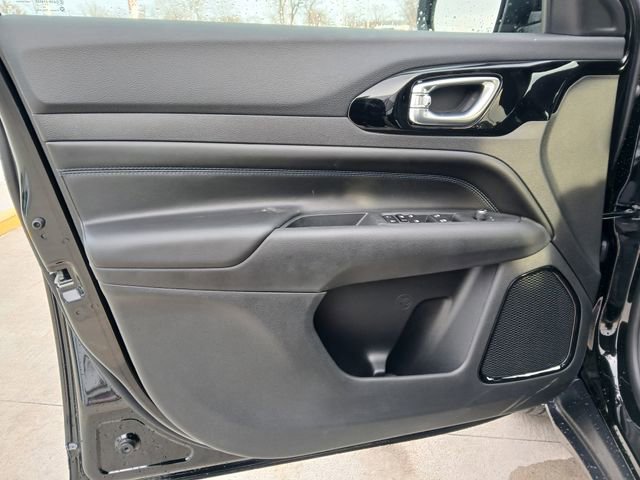 New 2026 Jeep Compass Latitude AWD/4WD image 11