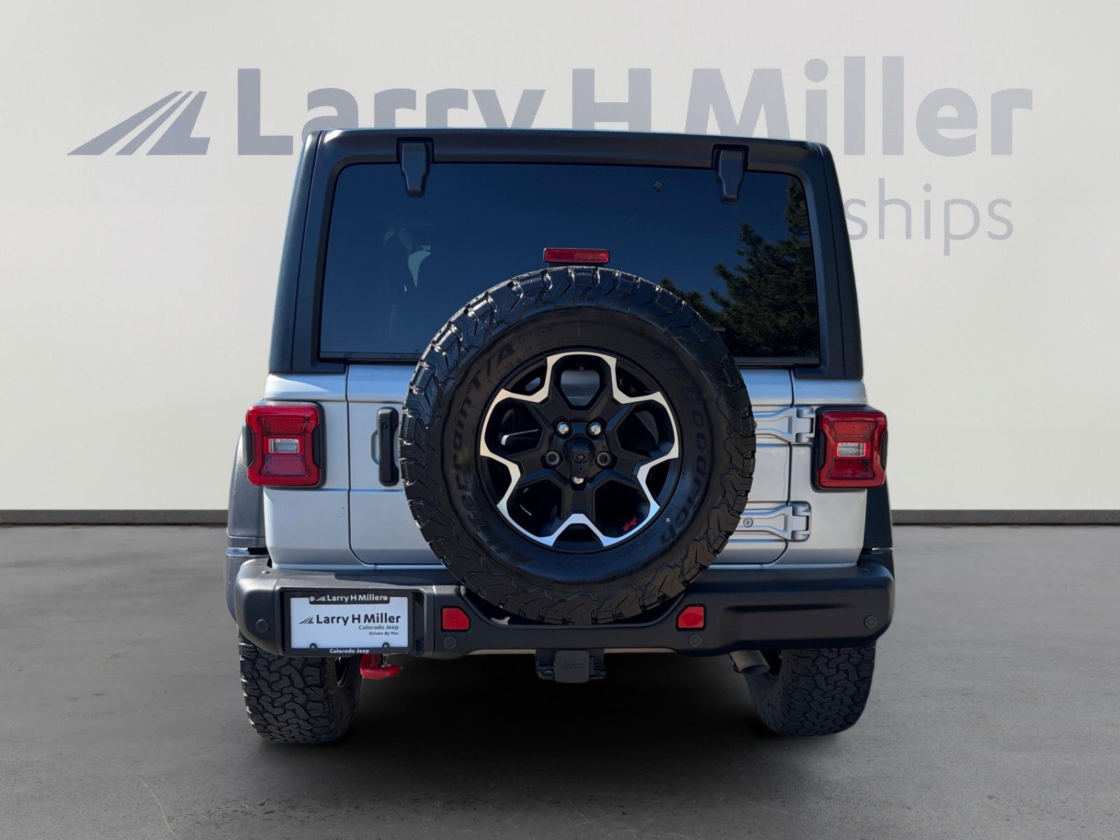 Used 2023 Jeep Wrangler Rubicon w/ Steel Bumper Group AWD/4WD image 4