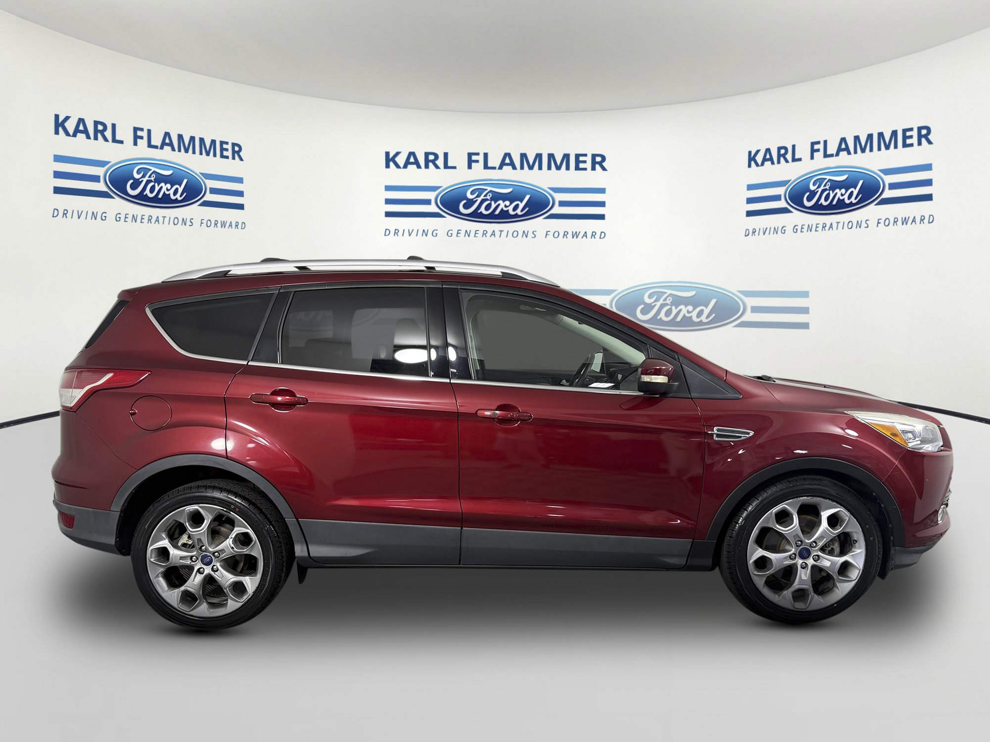 Used 2014 Ford Escape Titanium w/ Equipment Group 401A FWD image 2