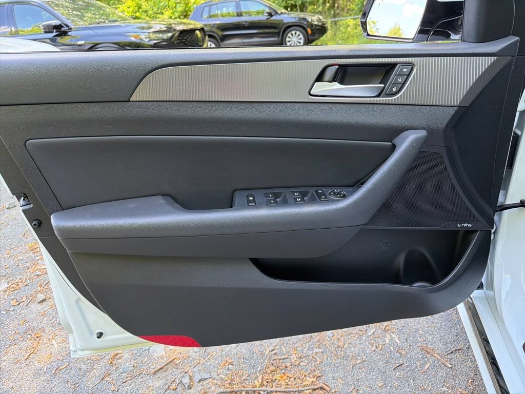 Used 2019 Hyundai Sonata Limited w/ Cargo Package FWD image 16