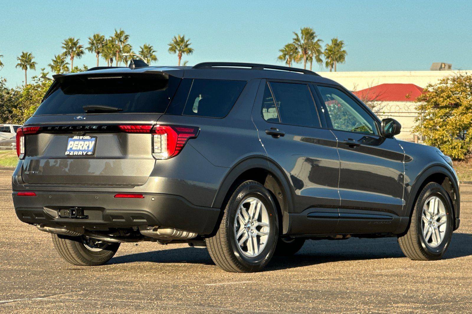 New 2026 Ford Explorer Active image 4