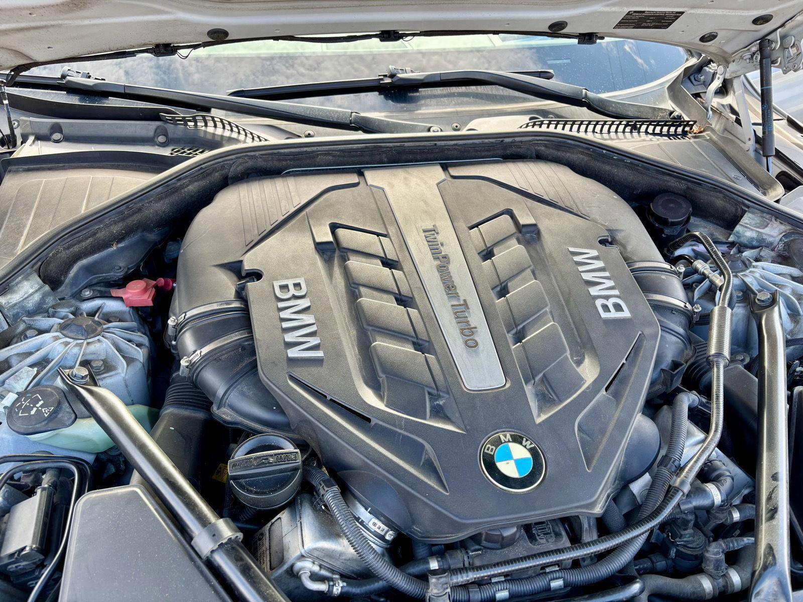 Used 2014 BMW 750i xDrive image 26