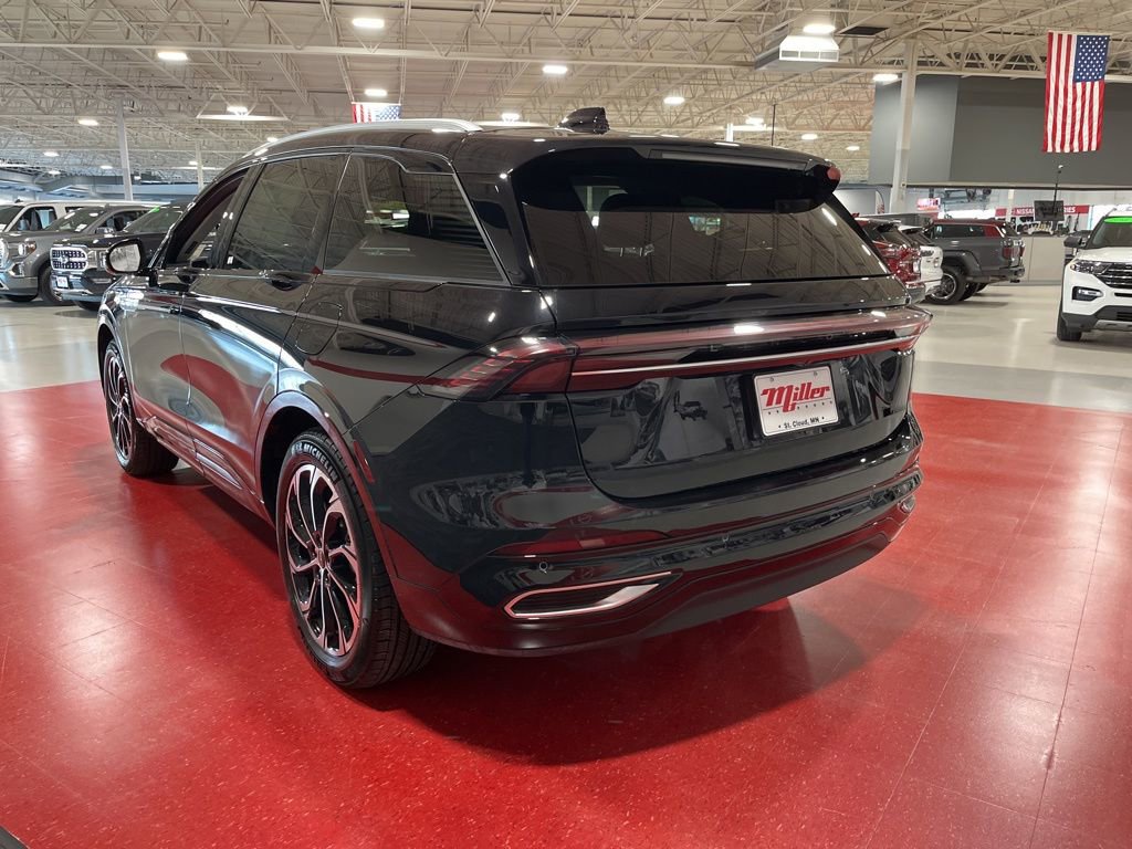 Used 2025 Lincoln Nautilus Reserve image 6