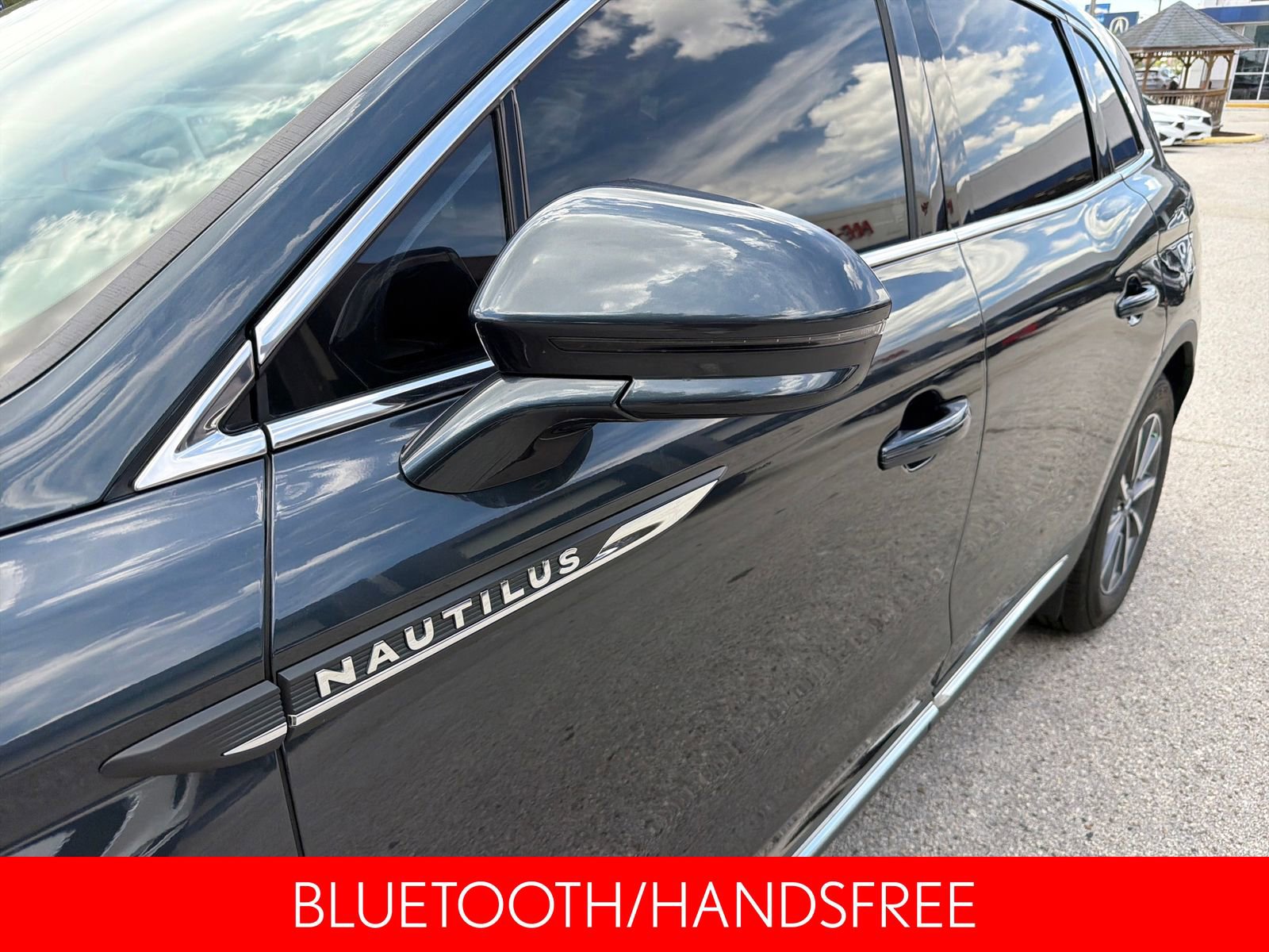 Used 2022 Lincoln Nautilus FWD image 12