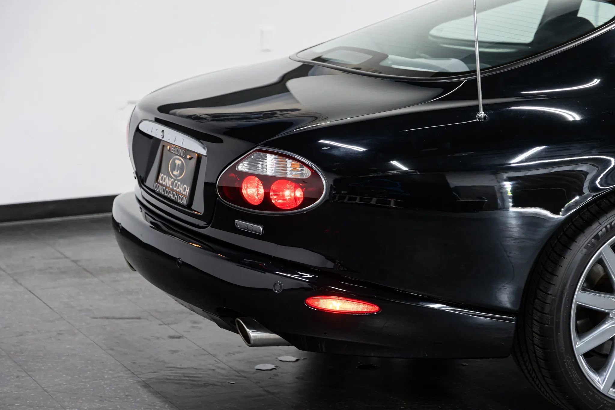 Used 2006 Jaguar XK8 Coupe image 10