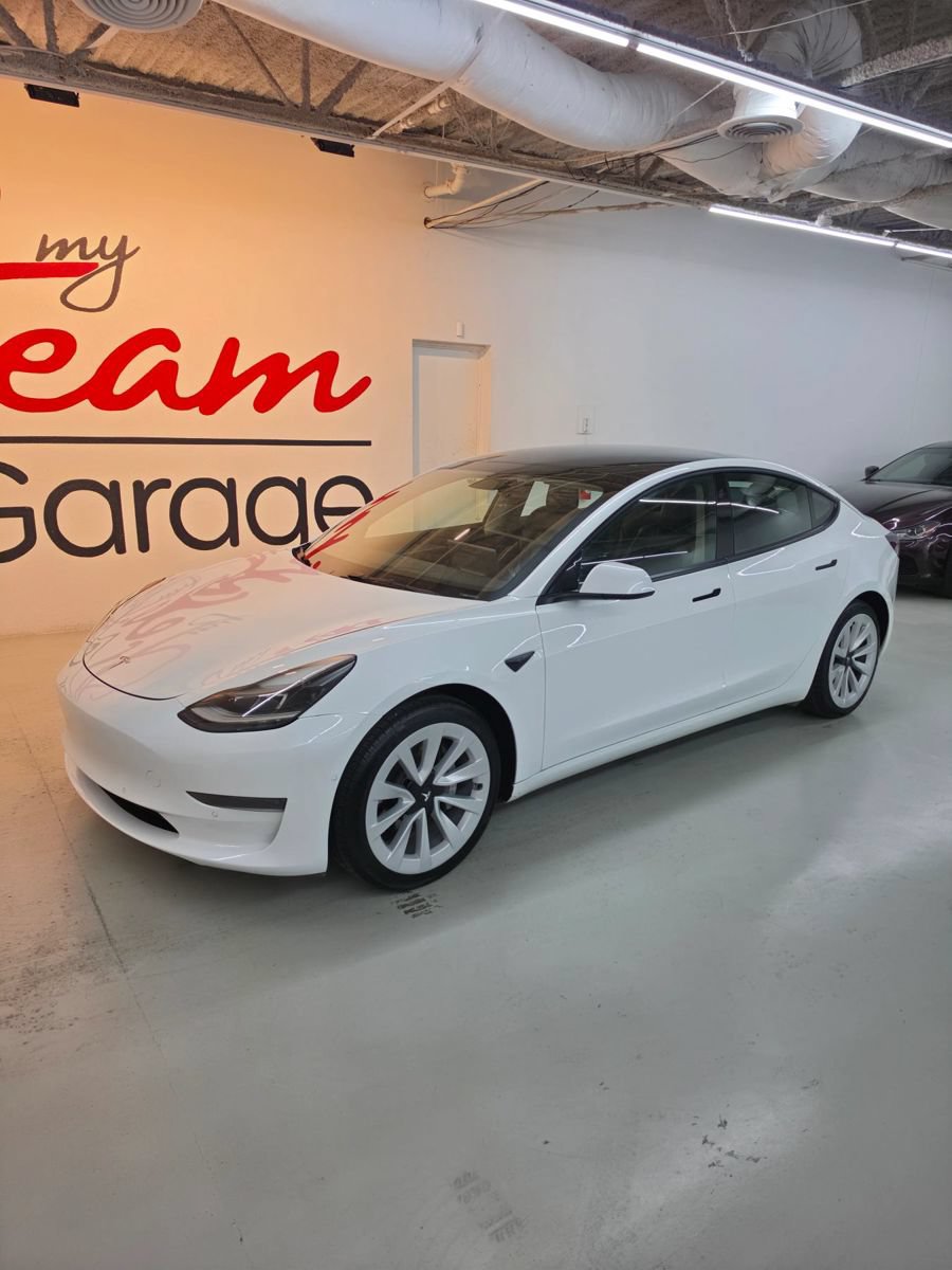 Used 2022 Tesla Model 3 RWD image 2