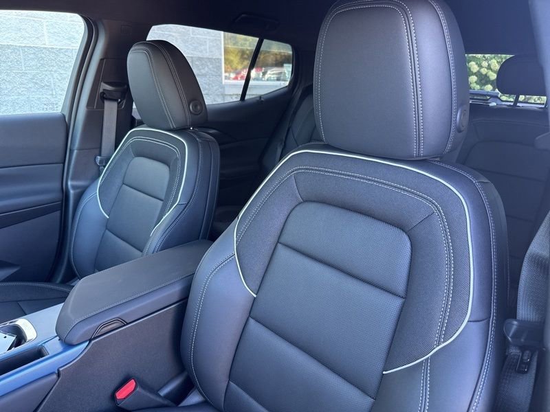 New 2026 Chevrolet Equinox EV LT w/ Convenience Package II FWD image 18