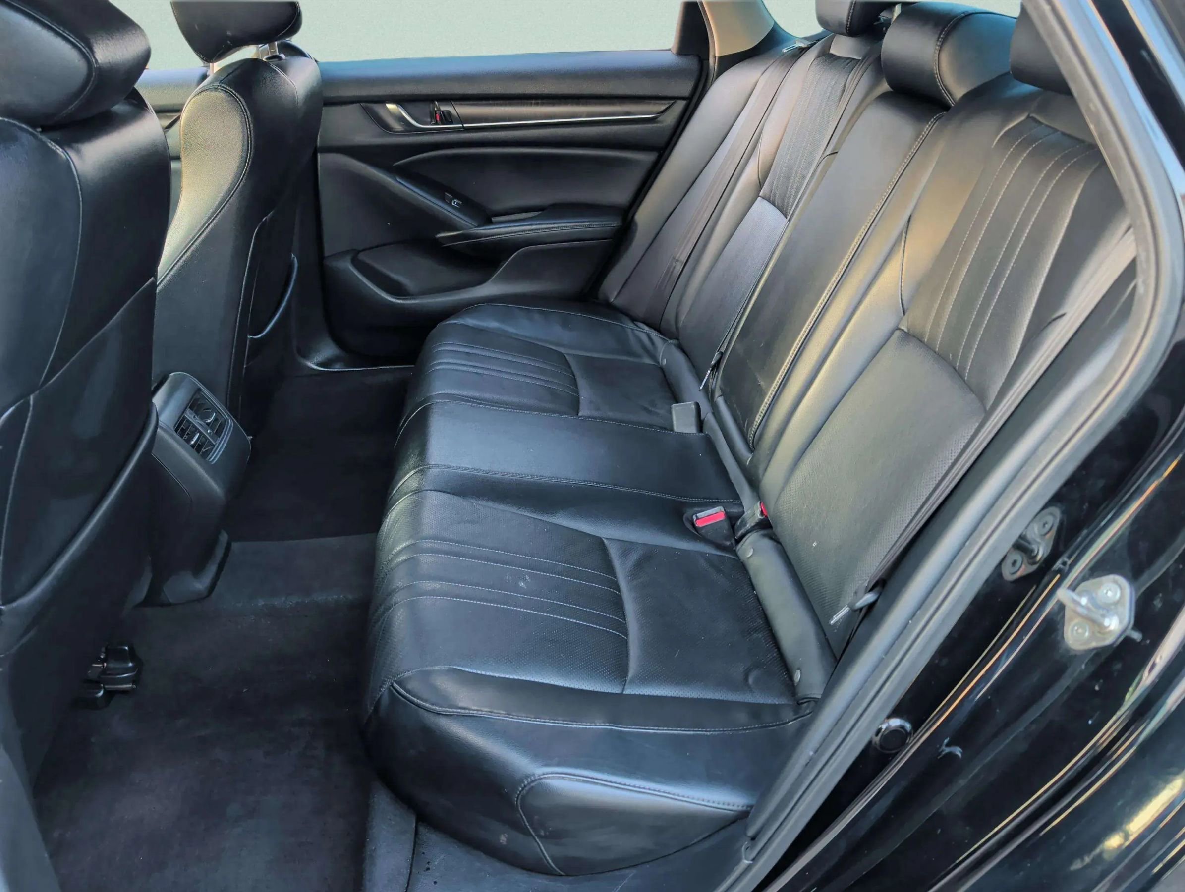 Used 2018 Honda Accord EX-L image 31