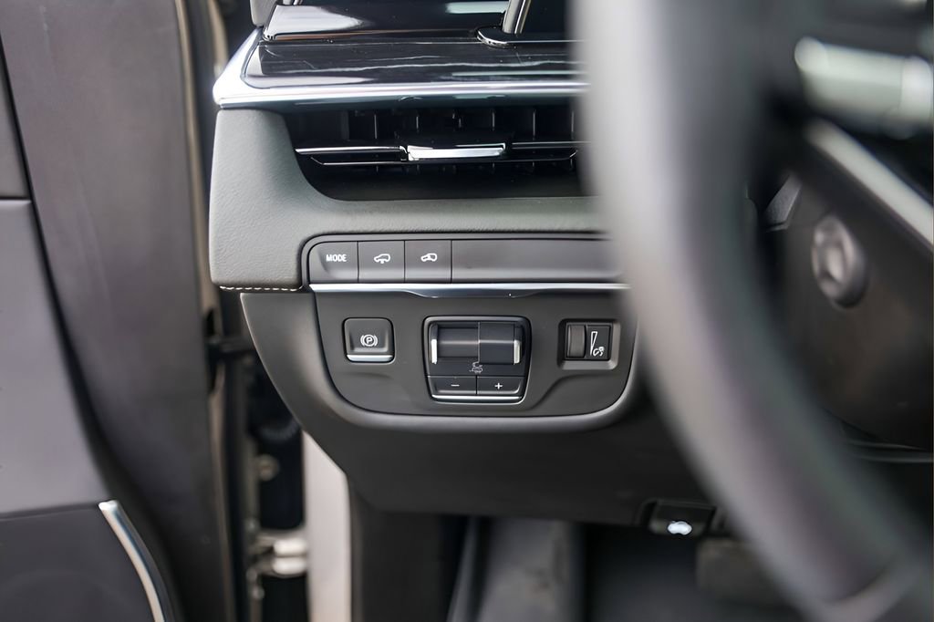 Used 2024 Cadillac Escalade Sport w/ Touring Package image 15