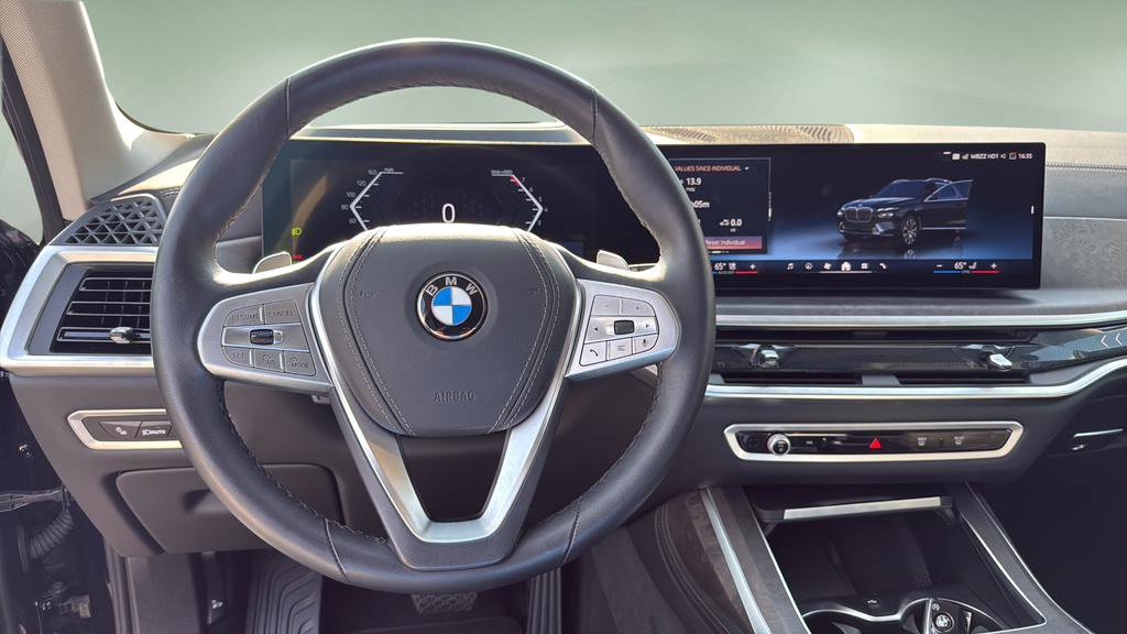 Used 2025 BMW X7 xDrive40i w/ Climate Comfort Package image 31