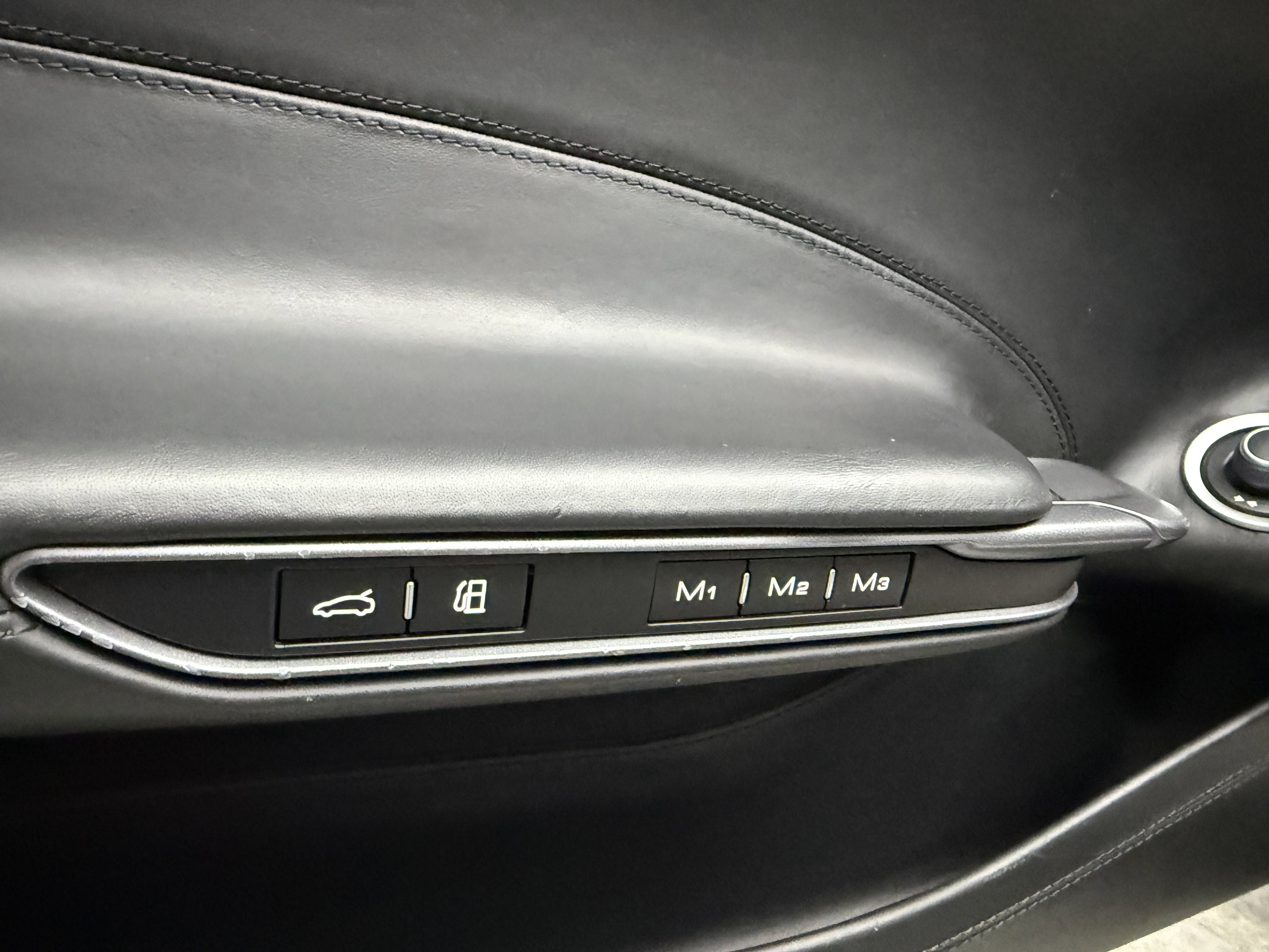 Used 2017 Ferrari GTC4Lusso image 11