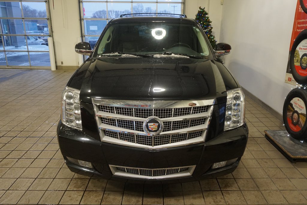 Used 2013 Cadillac Escalade Platinum image 16
