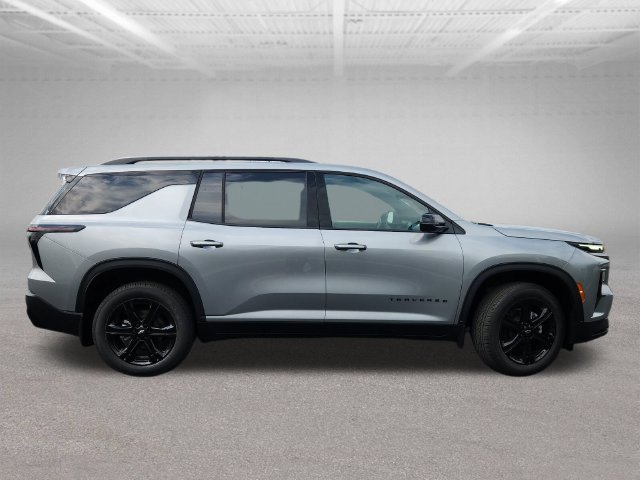New 2027 Chevrolet Traverse LT w/ Midnight/Sport Edition FWD image 8