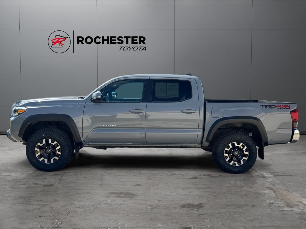 Certified 2019 Toyota Tacoma TRD Off-Road AWD/4WD image 2