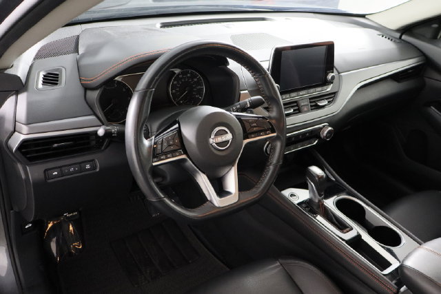 Used 2024 Nissan Altima 2.5 SR FWD image 17