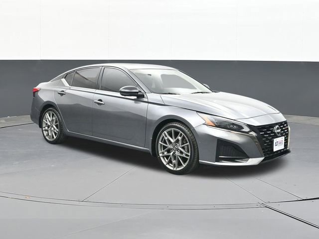 Used 2023 Nissan Altima 2.0 SR FWD image 21
