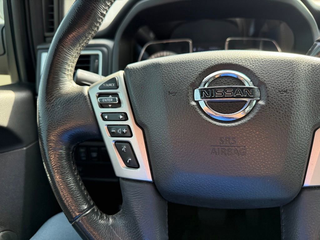 Used 2019 Nissan Titan SV w/ SV Convenience Package AWD/4WD image 12