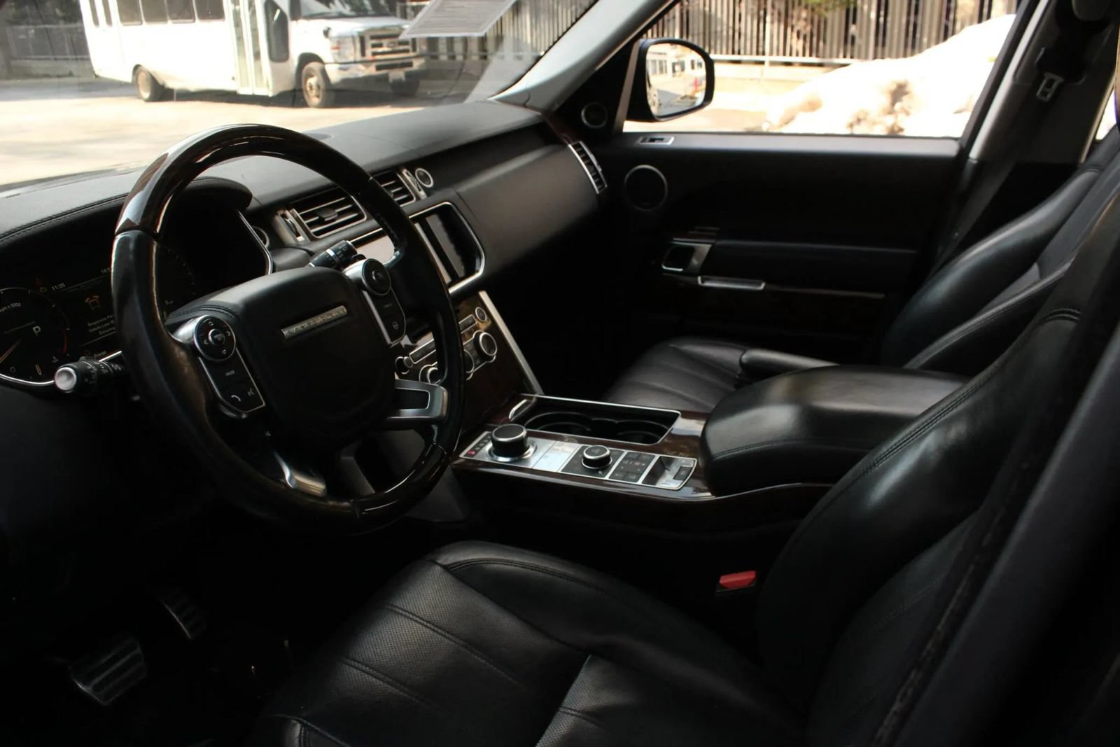 Used 2016 Land Rover Range Rover Supercharged AWD/4WD image 13