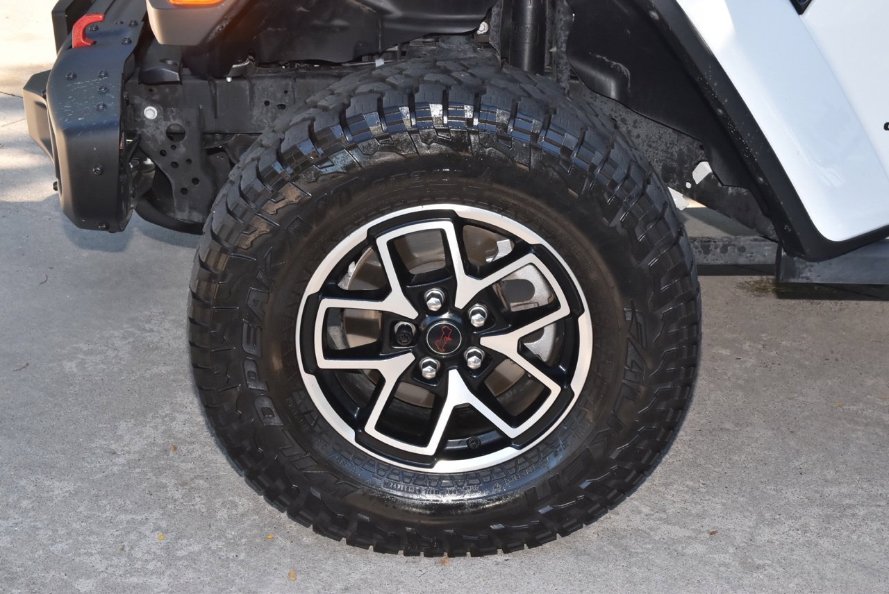 Used 2025 Jeep Gladiator Rubicon AWD/4WD image 37