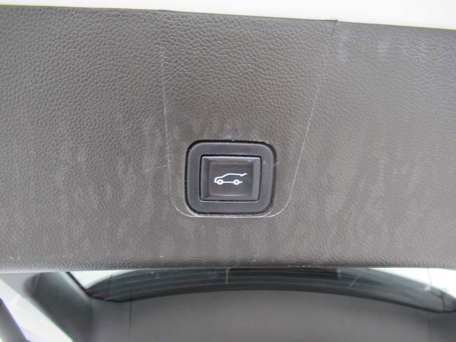 Used 2022 Chevrolet Traverse LT w/ LPO, Floor Liner Package AWD/4WD image 20