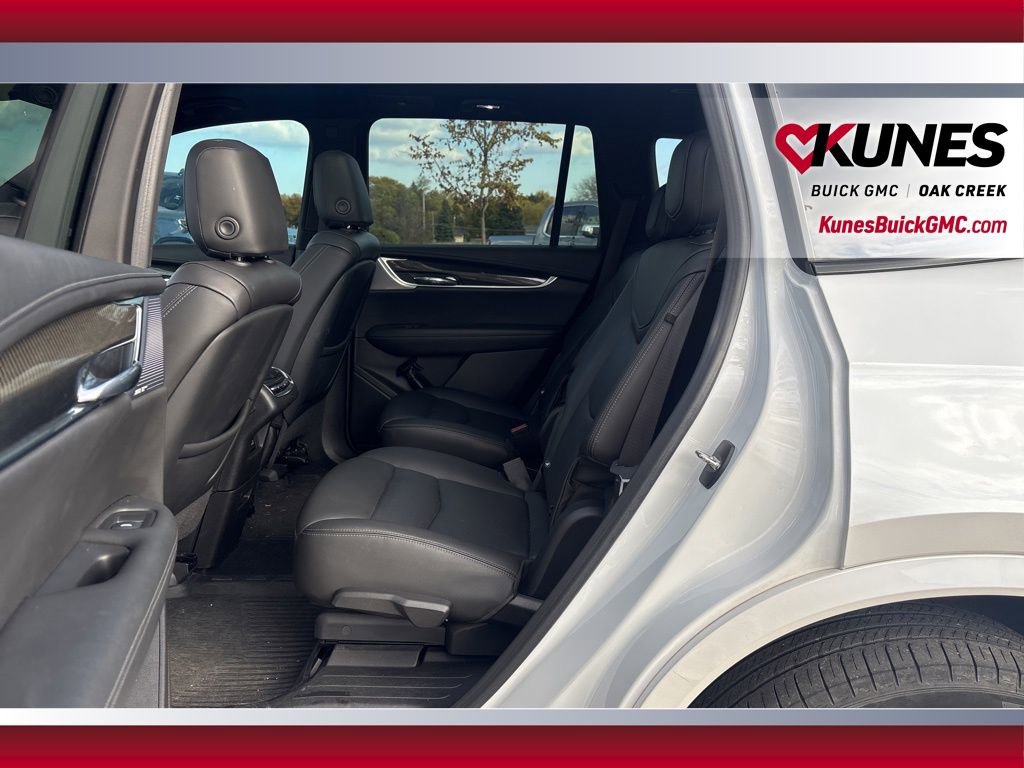 Used 2023 Cadillac XT6 Sport w/ Technology Package image 25