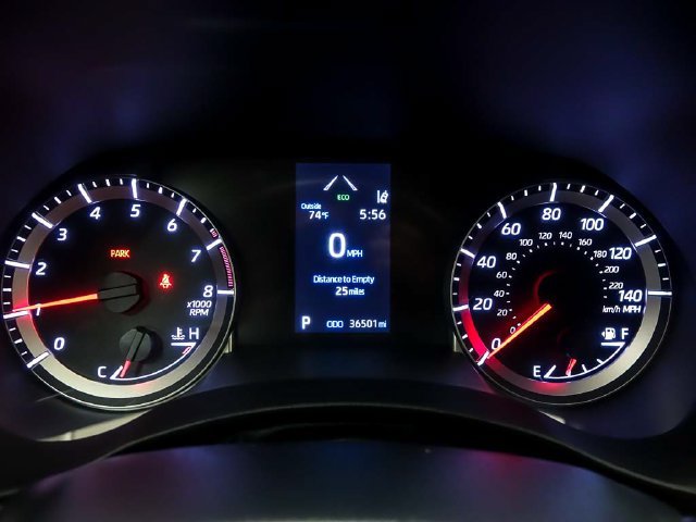 Used 2022 Toyota Highlander LE AWD/4WD image 16