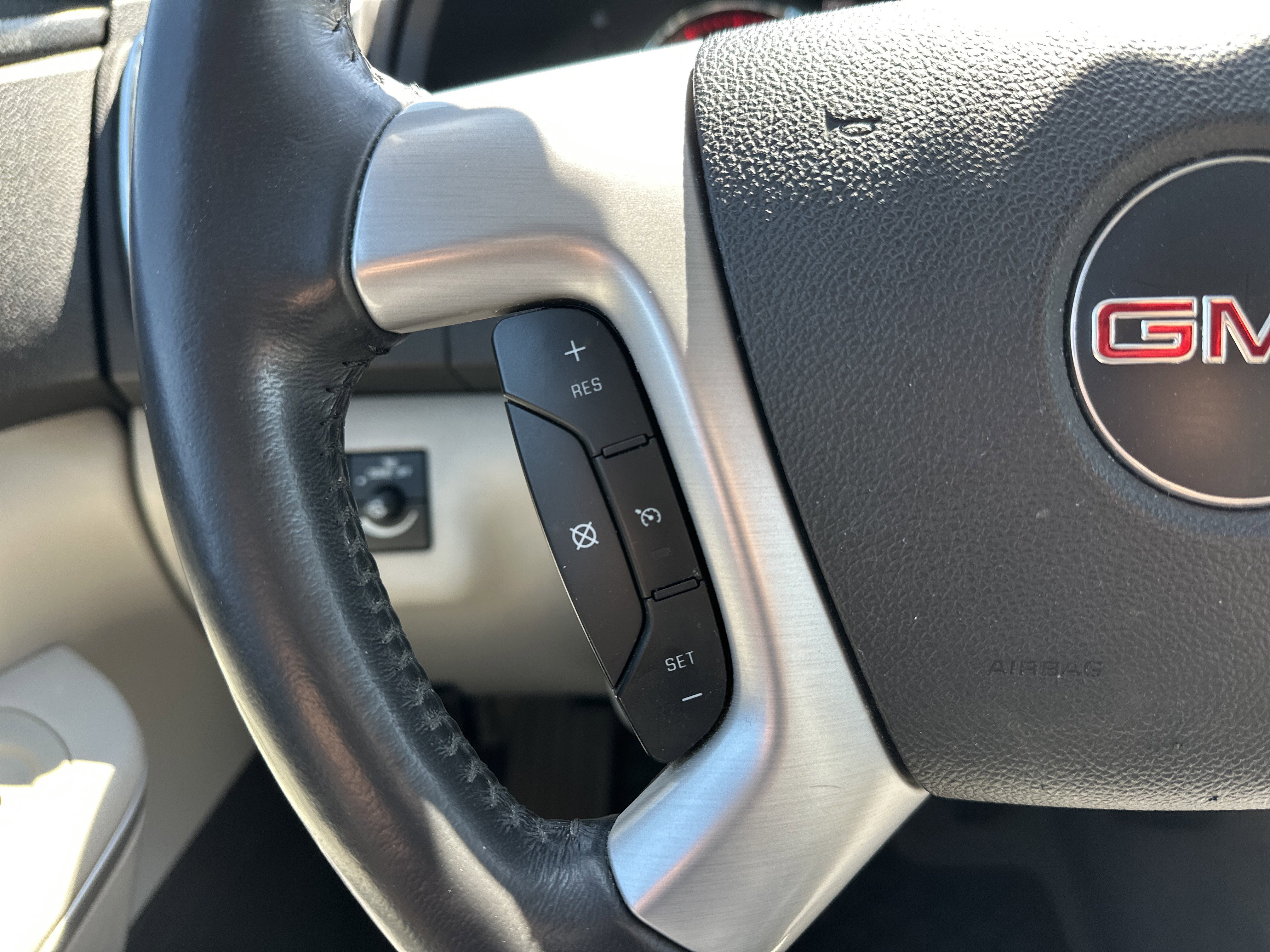 Used 2012 GMC Acadia SLT image 20