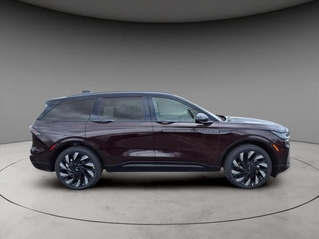 New 2025 Lincoln Nautilus Reserve w/ Jet Appearance Package AWD/4WD image 9