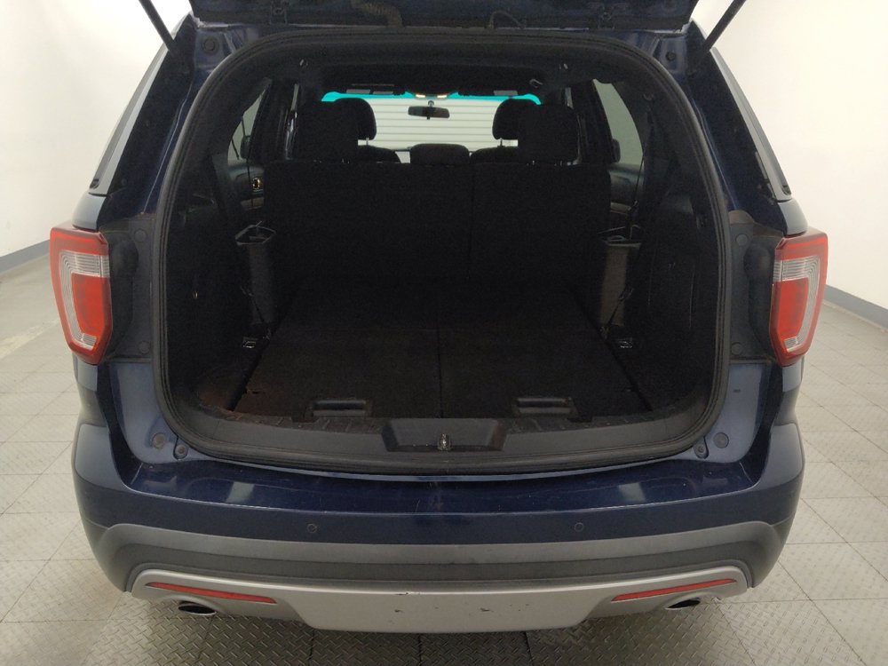Used 2017 Ford Explorer XLT FWD image 29