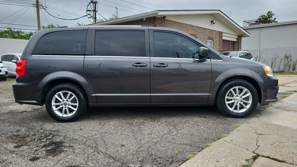 Used 2019 Dodge Grand Caravan SXT image 8