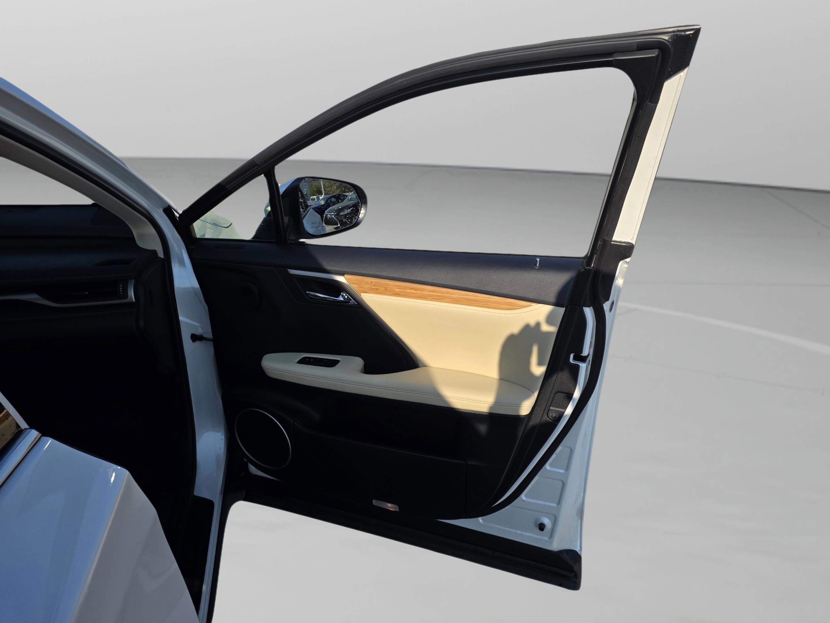 Used 2021 Lexus RX 450hL AWD w/ Premium Package image 27