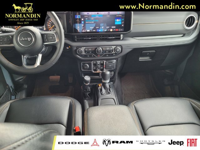 Used 2024 Jeep Wrangler Unlimited Sahara w/ Technology Group AWD/4WD image 6