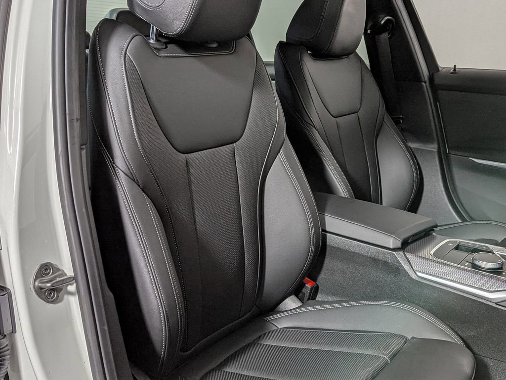 Used 2025 BMW 330i xDrive Sedan w/ Convenience Package image 24